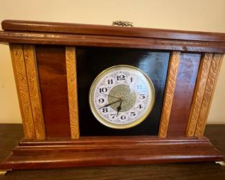 MANTLE CLOCK