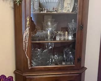 MAPLE CORNER CABINET