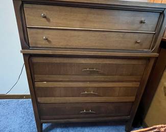 MID CENTURY CHEST OF DRAWERS