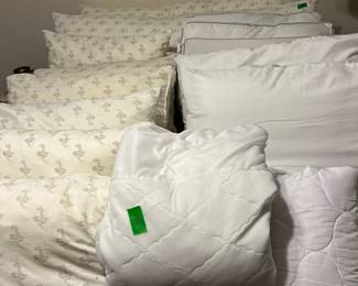 MY PILLOW BODY AND REGULAR PILLOWS - MATTRESS TOPPERS