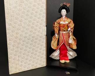 FRANKLIN MINT GEISHA DOLL