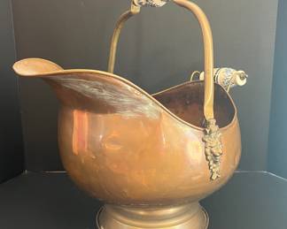 COPPER COAL SCUTTLE WITH DELFT STYLE HANDLES