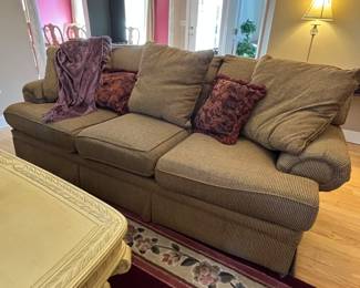 HAVENWORTH FURNITURE COUCH