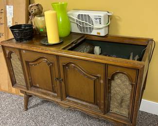 MID CENTURY STEREO - AS IS