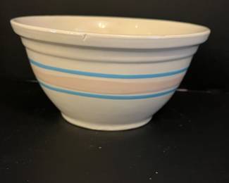 MADE IN USA POTTERY BOWL - NOT MARKED MCCOY