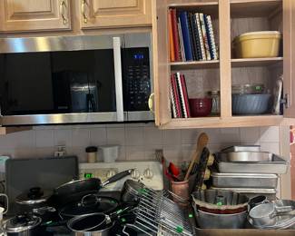ASSORTED KITCHEN
