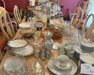 ASSORTED SERVING PIECES