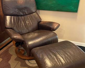 JK EKORNES STRESSLESS CHAIR AND OTTOMAN 
