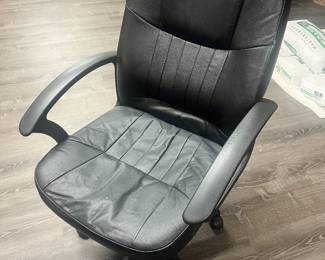 Black desk chair 
