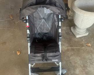 Folding stroller