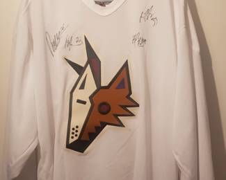 Phoenix Coyotes Signed Jersey from Hurricane Katrina Benefit in Arizona