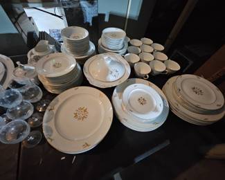 Fukagawa china set