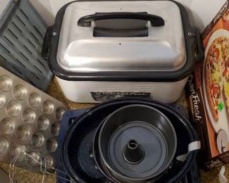 Kitchen Mystery Lot With Westinghouse Roaster