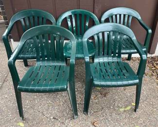 5 Patio Chairs And Outdoor Frog, Bird, Metal Wind Spinner