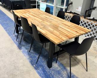 Table and Chairs orlando Estate Auction