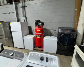 Refrigerators, Chest Freezers, Air Compressors and Washer & Dryers Orlando Estate Auction