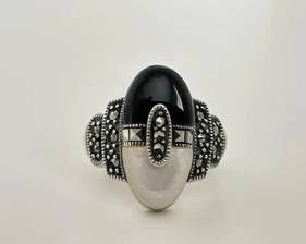 Sterling Silver with Marcasite, Black Onyx & Mother of Pearl Ring - Size 7 (6.4 Grams)