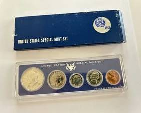 1967 United States Special Mint Set with Silver Kennedy Half Dollar in the Original Mint Box