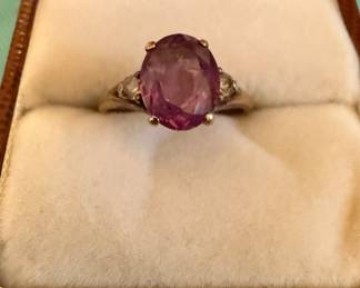 10 Karat gold women’s Ring