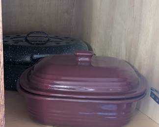 Pampered Chef ceramic roasting pan with lid