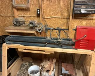 Wood lathe