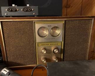 Vintage General Electric (GE) solid-state AM/FM table radio