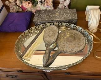 Vintage vanity set