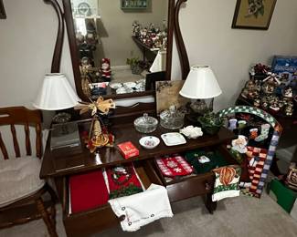 Chair, great mirror, lamps & more