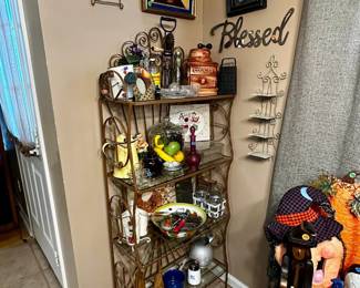 Lots of decor items