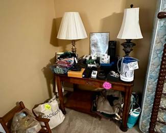 Table& lamps, small child’s chair 