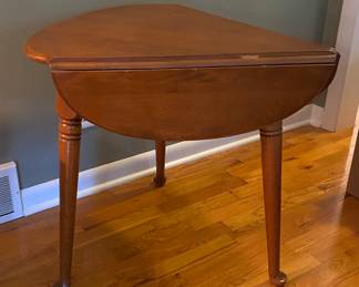 Double-drop leaf side table