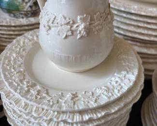 Wedgwood Etruria Queen's Ware Dinnerware Set