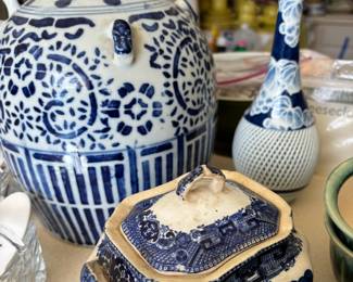 Chinese Blue & White Porcelain Wedding Teapot