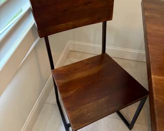 Kitchen table and matching 2 chairs
L: 68in
W: 22in 