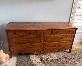Ethan Allen double dresser
H: 31in
L: 68in
W: 19in