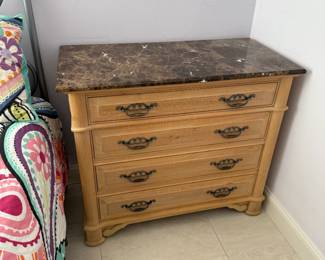 Thomasville Night stand
H: 34in
L: 41in
W: 20in