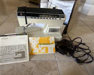 portable sewing machine Athena 2000