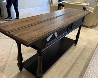 Sofa Table that pulls out
W: 6ft
L: 20in
H: 31in