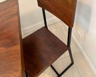 Kitchen table and matching 2 chairs
L: 68in
W: 22in 