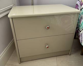 White lacquered  nightstand
H: 21in
L: 2 ft
W: 16in 