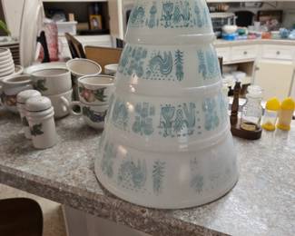 Pyrex 4 Mixing Bowl Set
