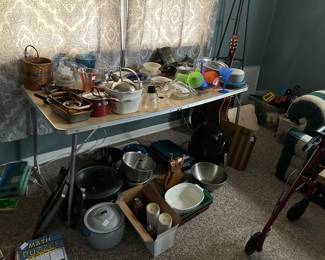 Picture of some of the kitchen items