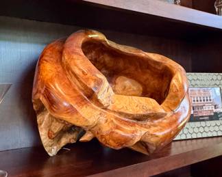 $200 - STUNNING Burlwood Sculpture