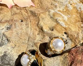 $100 Gorgeous St. John clip on earrings.
