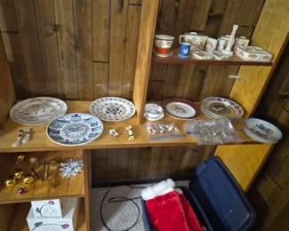Random chinaware and Christmas items