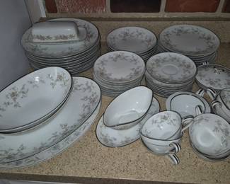 Large China set - very fancy
