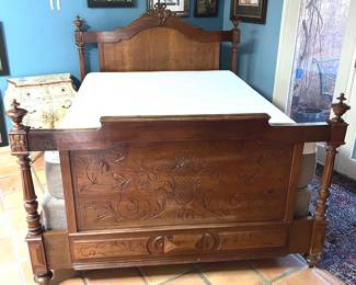 Wood Carved Bed Frame Queen