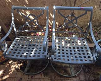 2 Metal Swivel Patio Chairs
