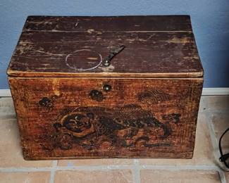 Small Wood Chest W Foo Dog