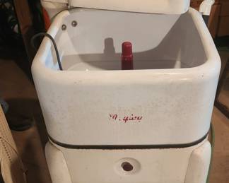 Maytag vintage washing machine works great.